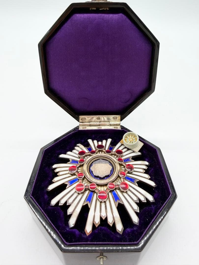 勲章 勲二等瑞宝章 八角箱 共箱 軍隊物 旧日本軍 コレクション ミリタリー 勲章 勲二等瑞宝章 八角箱 共箱 軍隊物 旧日本軍 コレクション