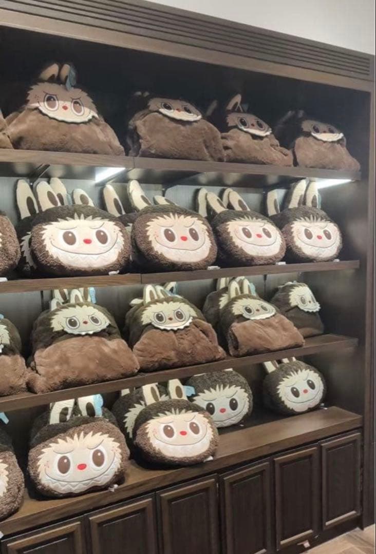 海外限定 Labubu ラブブ抱き枕