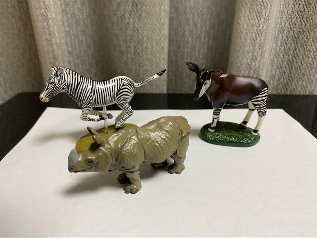 カロラータ　エンデンジャード・アニマルズ・ボックス　フィギュア(即購入可能)