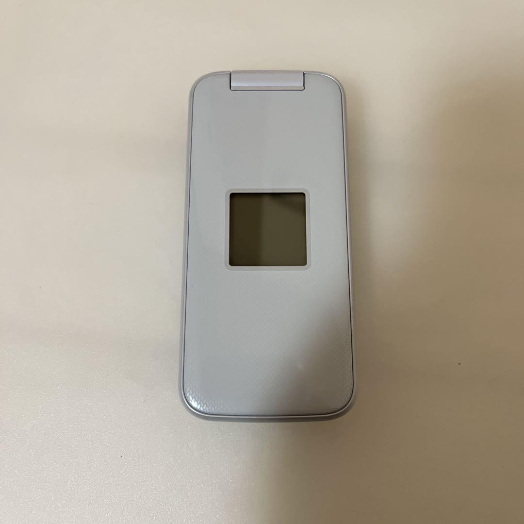 【極美品】NTTドコモ 富士通 らくらくホン F-01M ホワイト docomo NTT docomo ドコモ らくらくホン F-01M ホワイト FCNT｜Yahoo!フリマ