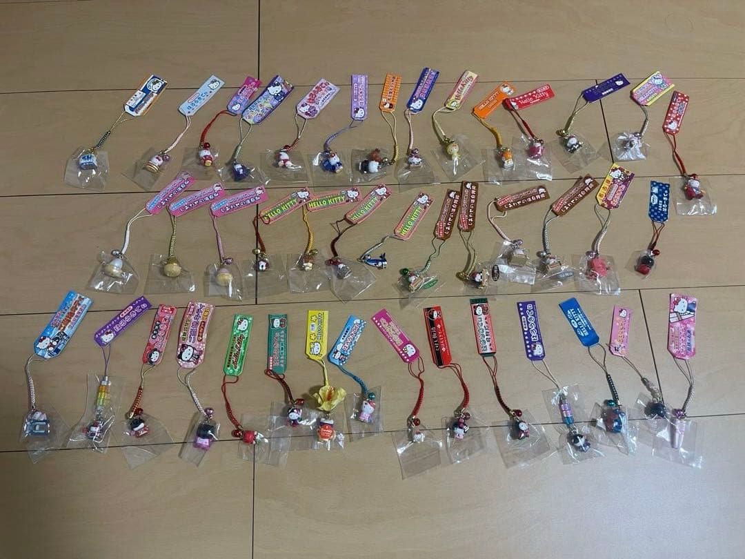 激レア⁉︎ハローキティ　ご当地キティ　根付ストラップ102個セット
