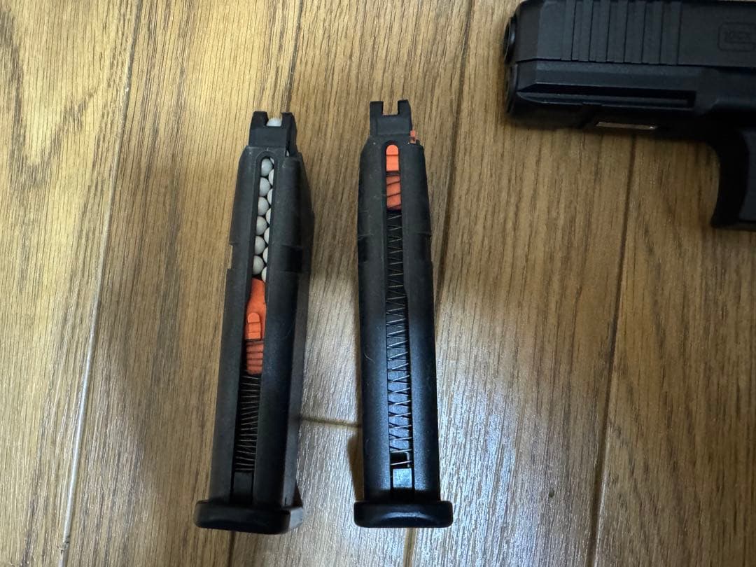 東京マルイ】GLOCK17 Gen5 ガスガン マガジン2本・ドットサイト付き
