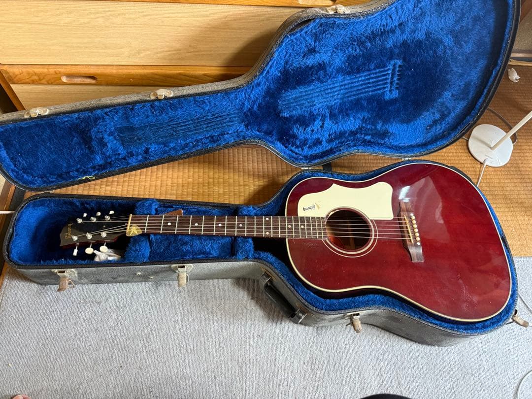 GibsonJ-45 ワインレッドハードケース付