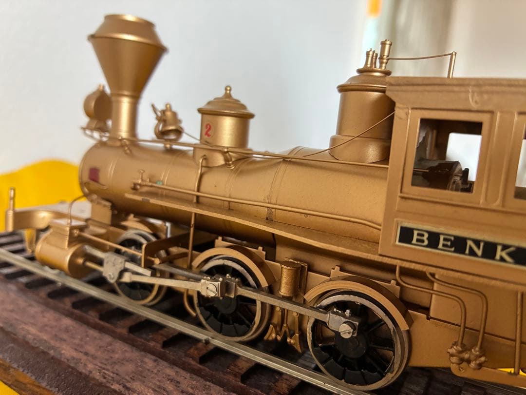 未使用品 弁慶号 蒸気機関車模型 金属製 レール基台・ケース付