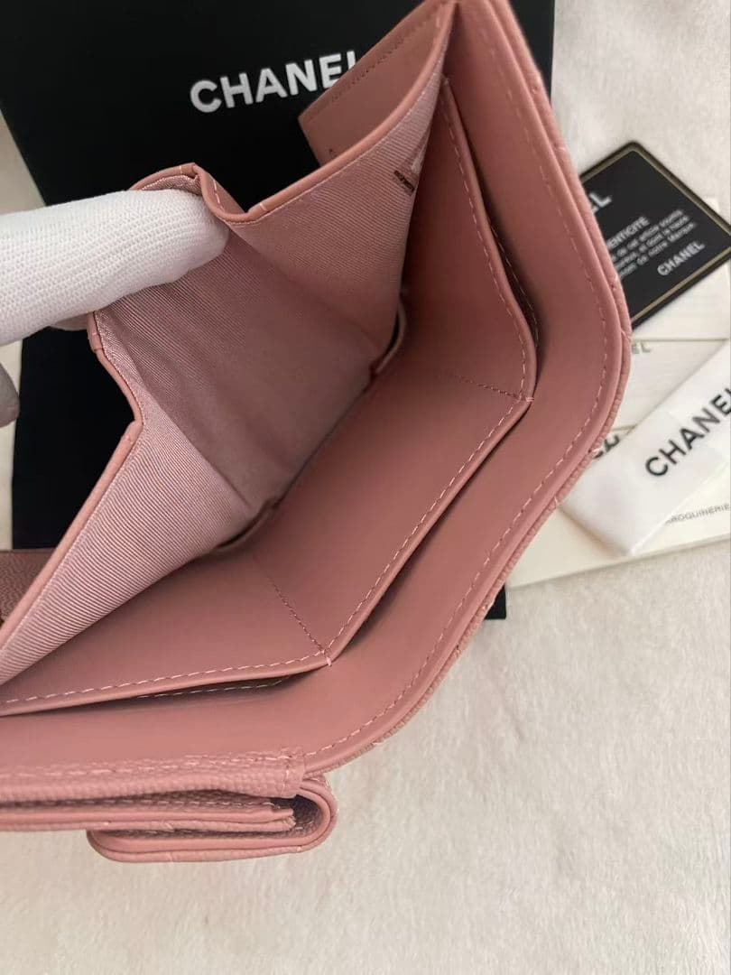 シャネル　三つ折り財布