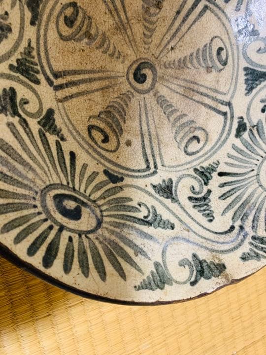 菊紋様染付大皿、安南時代