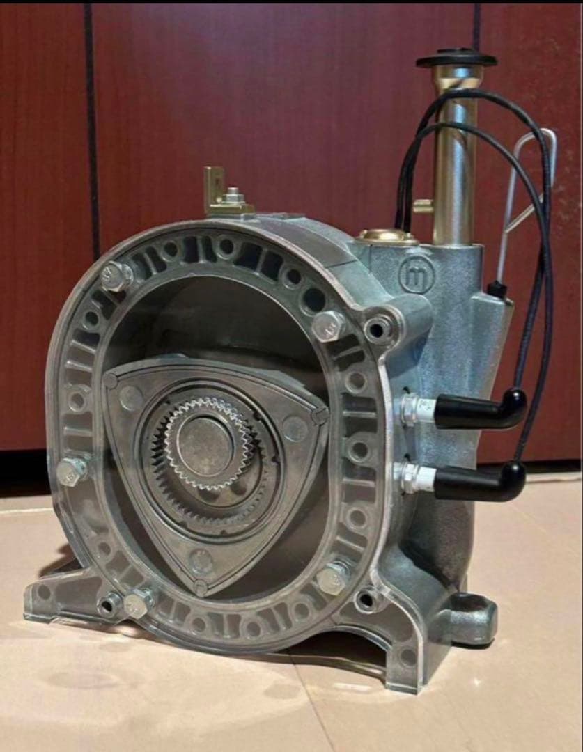 しゃけ デアゴスティーニ　ロータリーエンジンモデル 1/2スケール デアゴスティーニ 1/2 スケール マツダ 東洋工業 ロータリーエンジン