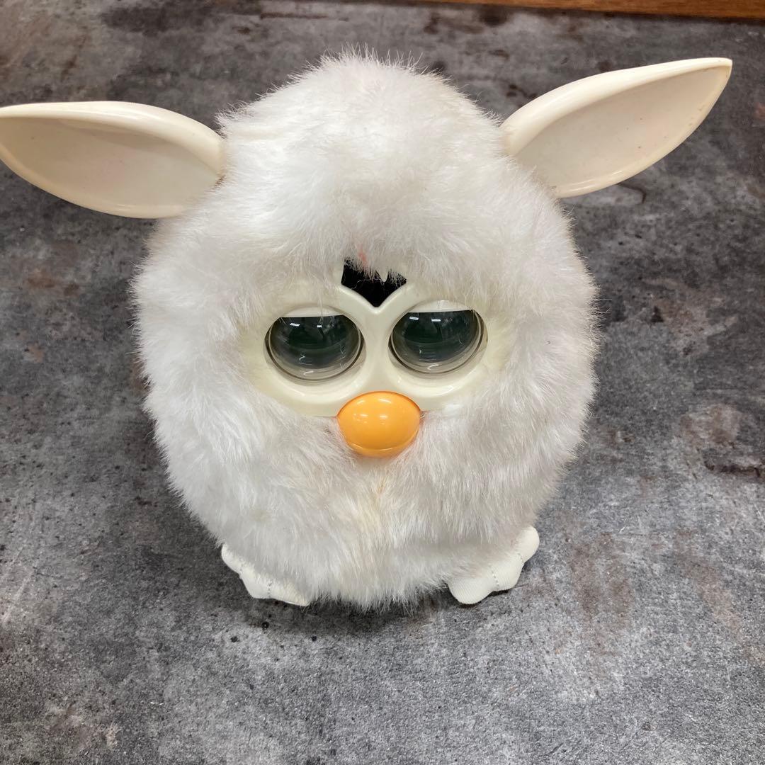 ファービー マシュマロホワイト アップルレッド ファービーの種類は10