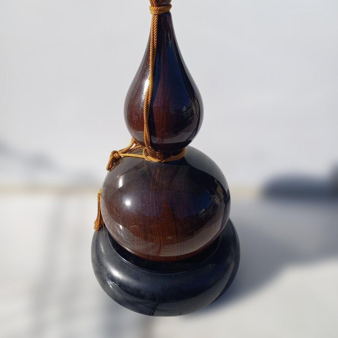 ひょうたん型の紫檀製置物　高さ67cm　16.6kg