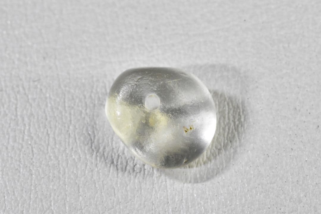 1500年前のアフガニスタン出土 極レアグリーンクリスタルビーズ