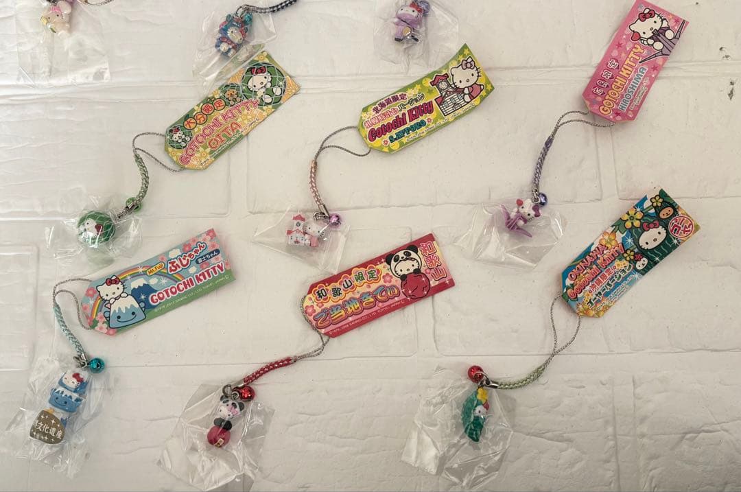 ハローキティ ご当地キティストラップ13個セット（バラ売り不可）MIX
