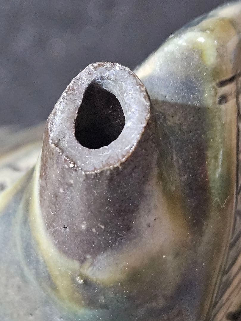 古作品】古琉球　沖縄　壺屋焼　やちむん　獣面　無銘　陶器製　抱瓶　三日月型酒器