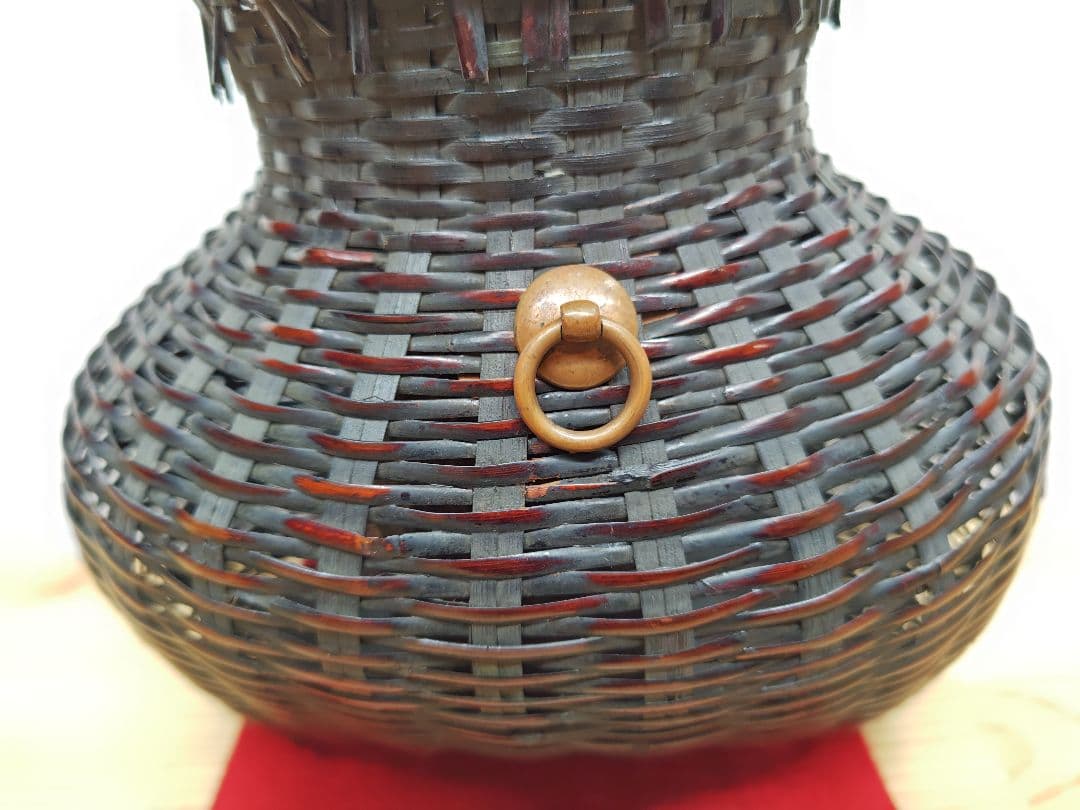 逢絢亭】茶道具 花入 花籠 花篭 唐物写 落としは竹製