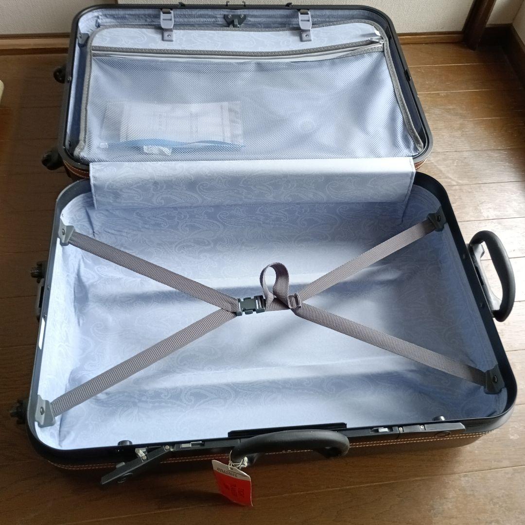 中型グレーのスーツケース RIMOWA グレー 中型キャリーケース シルバー