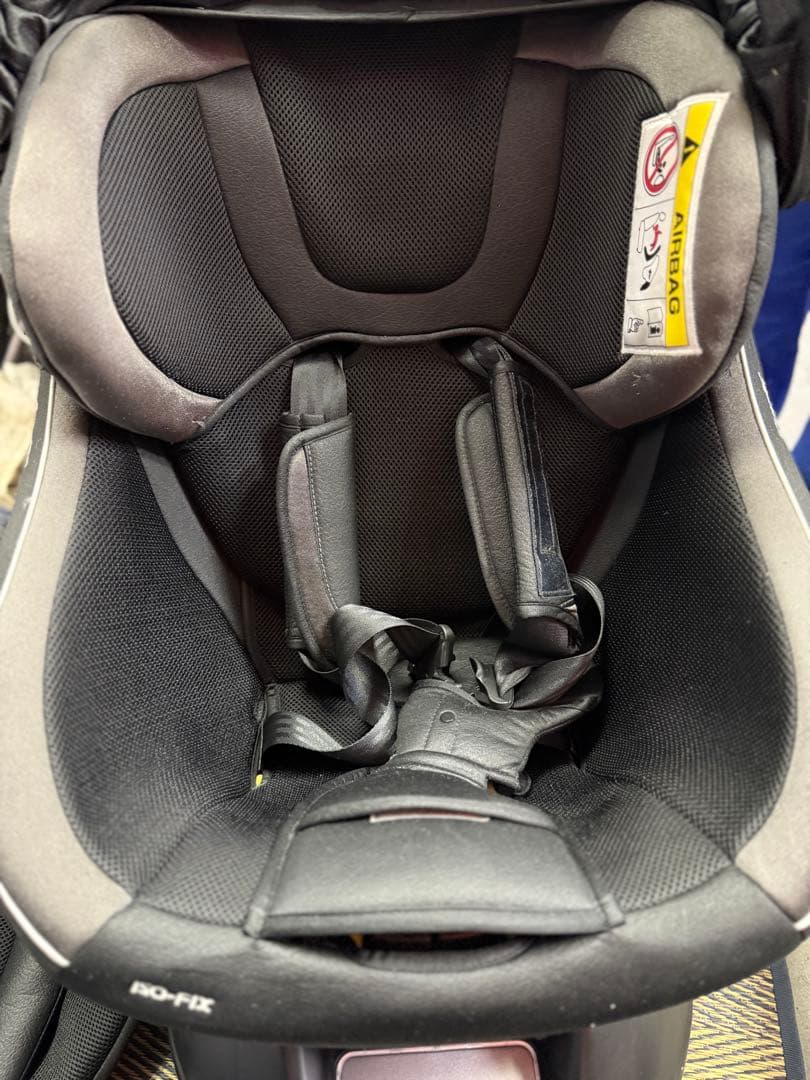 【足立区手渡しまたは、佐川急便】チャイルドシート　コンビ　アイソフィックス