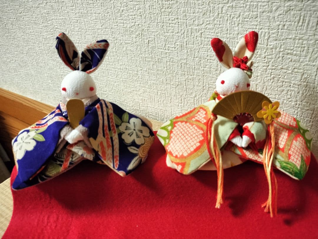ひとぼぼページ！うさぎのお雛様三人官女！？付きで！ちりめん細工