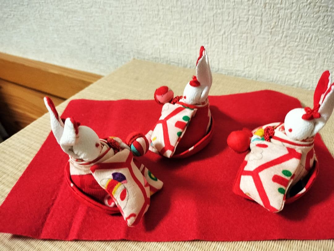 ひとぼぼページ！うさぎのお雛様三人官女！？付きで！ちりめん細工