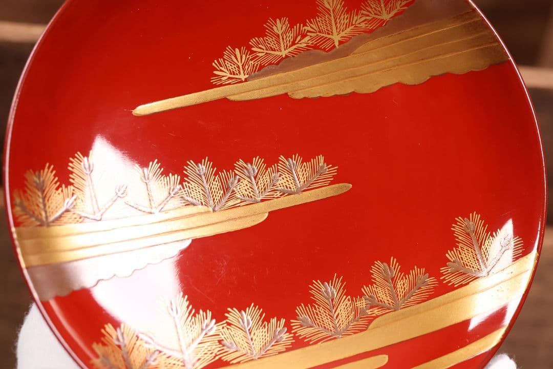 CM228】木製漆器 若松と梅 金蒔絵 朱塗 引盃 五客 天然木