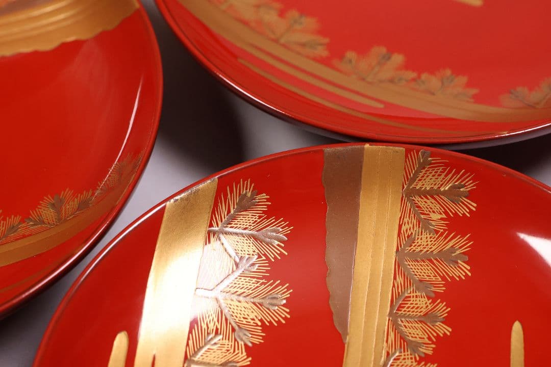 【CM228】木製漆器 若松と梅 金蒔絵 朱塗 引盃 五客 天然木 盃 杯 懐石