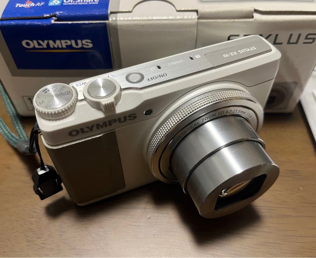 OLYMPUS STYLUS XZ-10 ホワイト