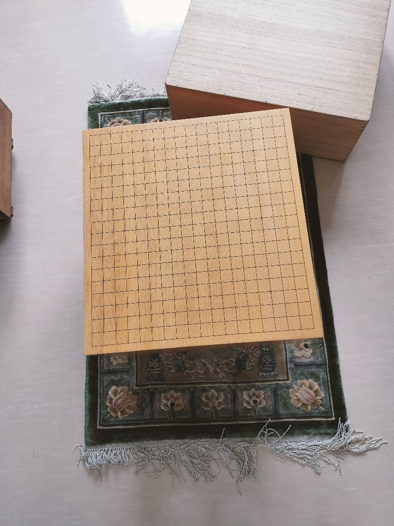 美品　本榧•足付ヘソ付•碁盤・碁石セット