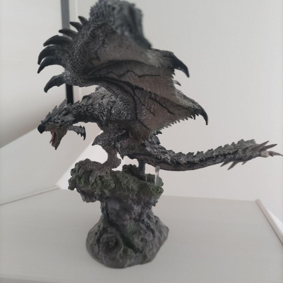 クリエイターズモデル リオレウス 希少種　モンスターハンター　銀【おまけ付き】