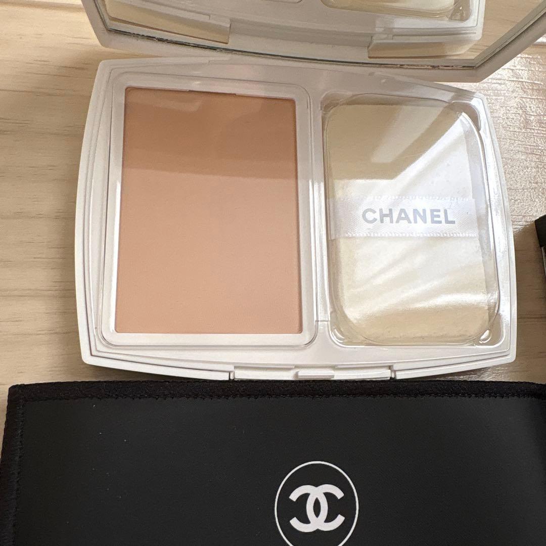 CHANEL LE BLANC パウダーファンデーション BR22