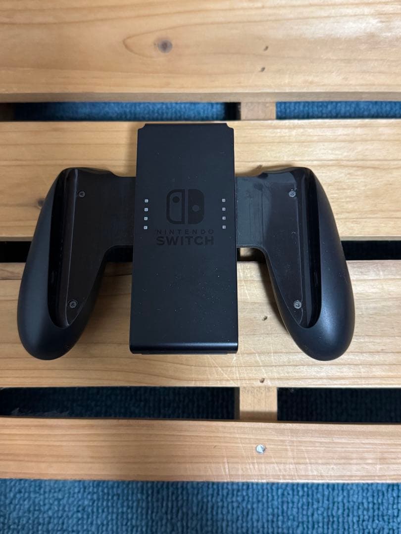 Nintendo Switch 本体【美品】　ソフト2つ付き