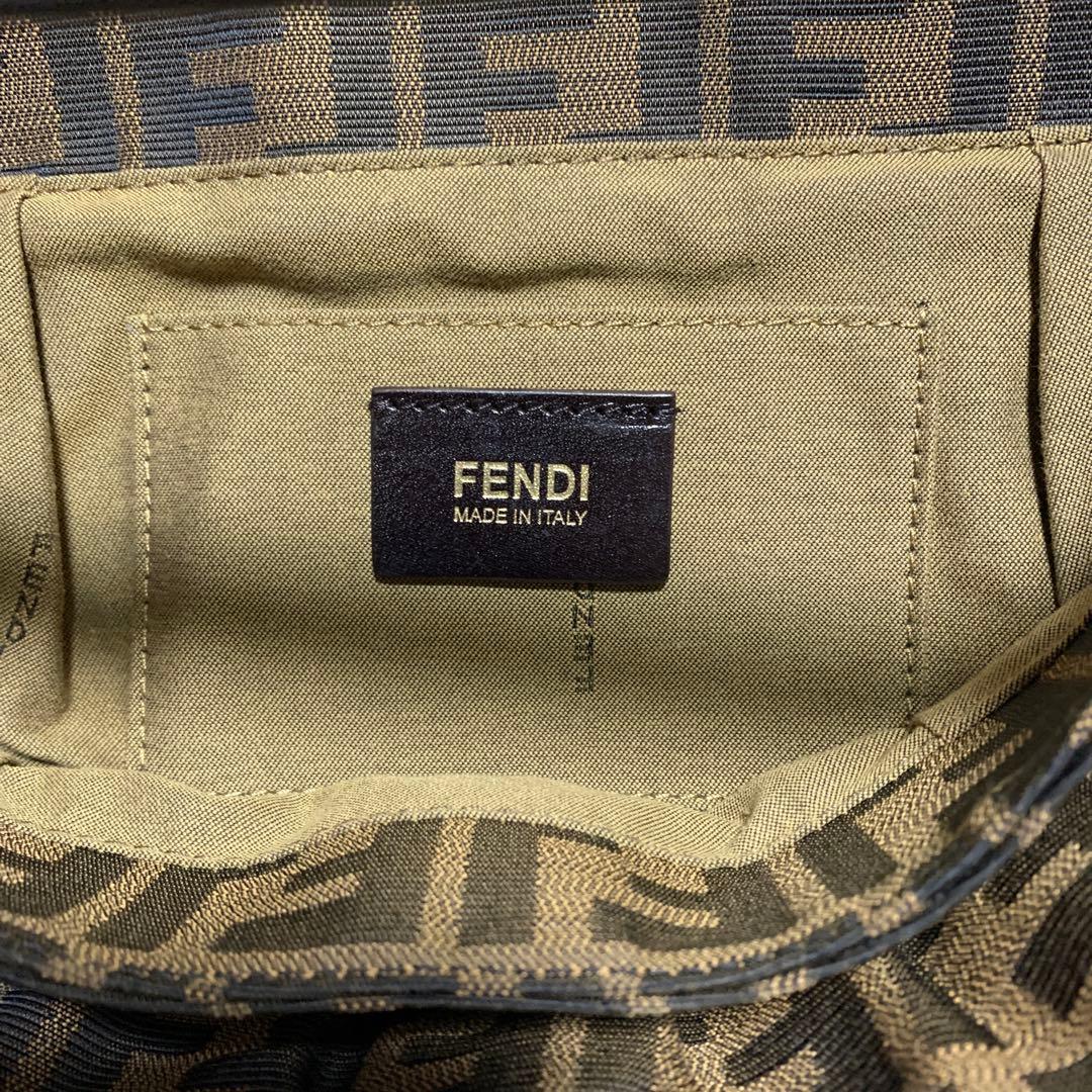 Fendi ロゴ入りショルダーバッグ ブラウン