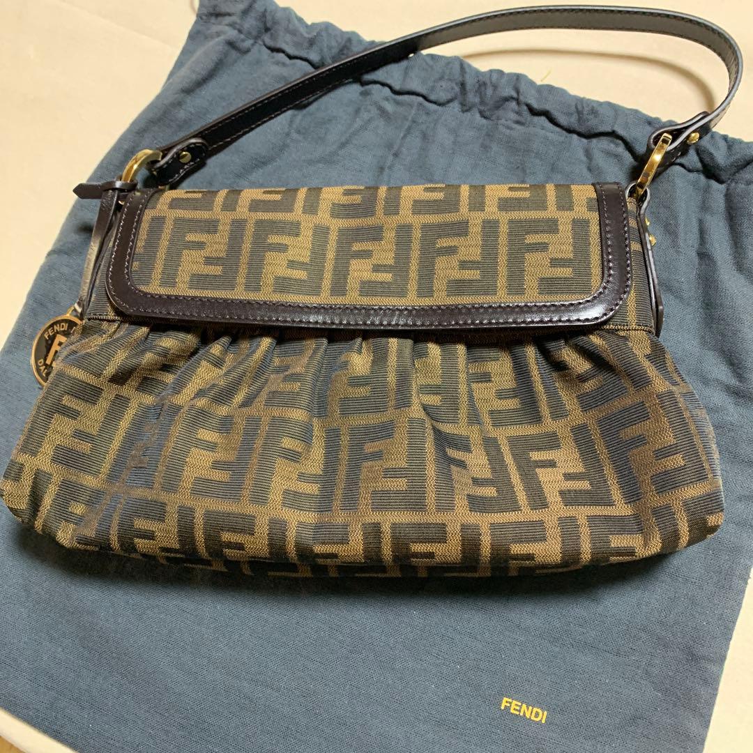Fendi ロゴ入りショルダーバッグ ブラウン