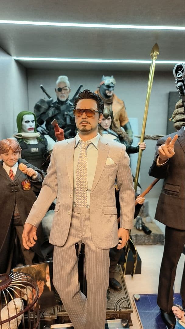 トニー・スターク フィギュア スーツ姿 モナコ