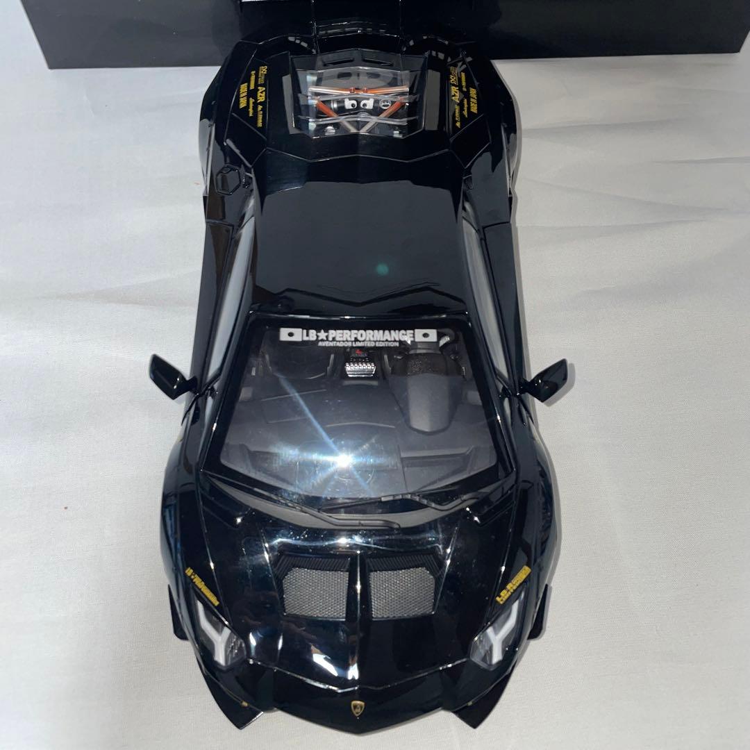 オートアート　1/18　ランボルギーニ　アヴェンタドール　リミテッドエディション