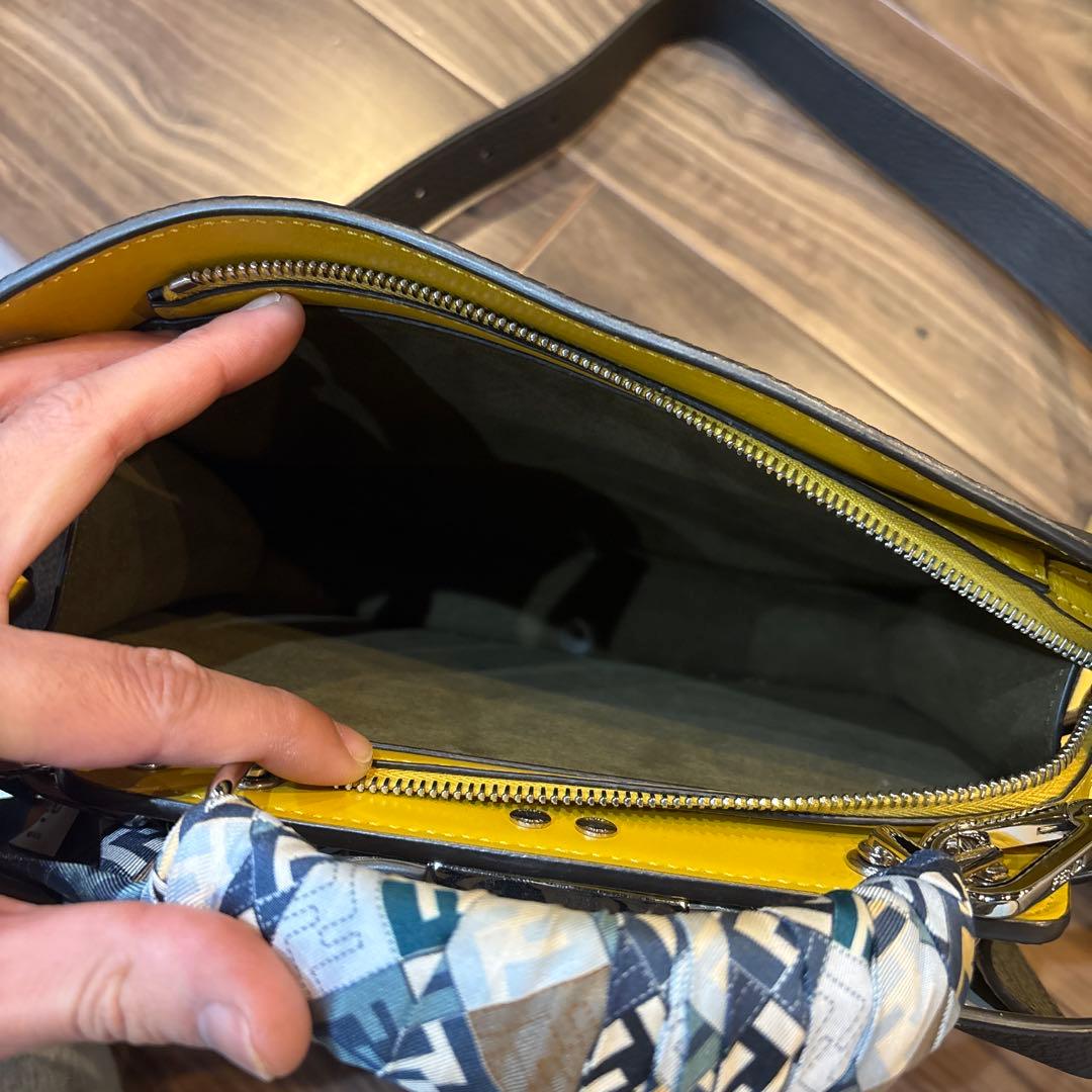 FENDI ピーカブー ISeeU スモール　ショルダーバッグ