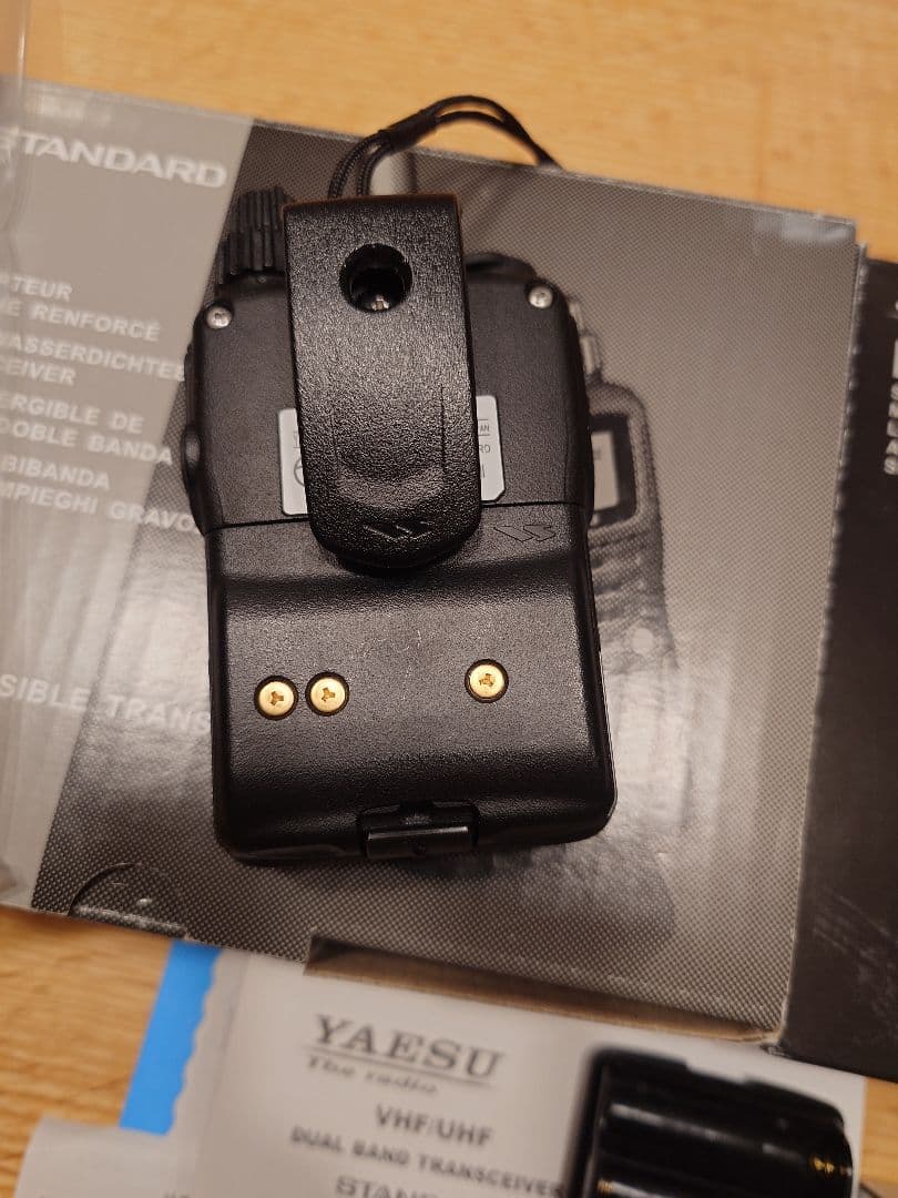 美品 八重洲無線VX-6standard 2セット 別売りマイク、短アンテナ付き