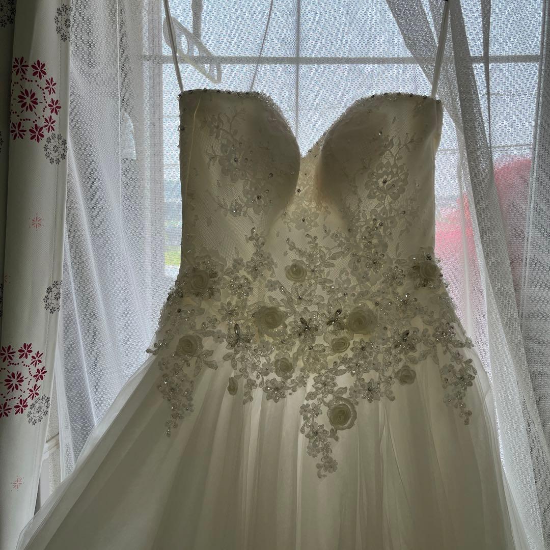 L*い様 最終お値下げ！超美品！エニーブライダル　長いトレーン　ゴージャスです