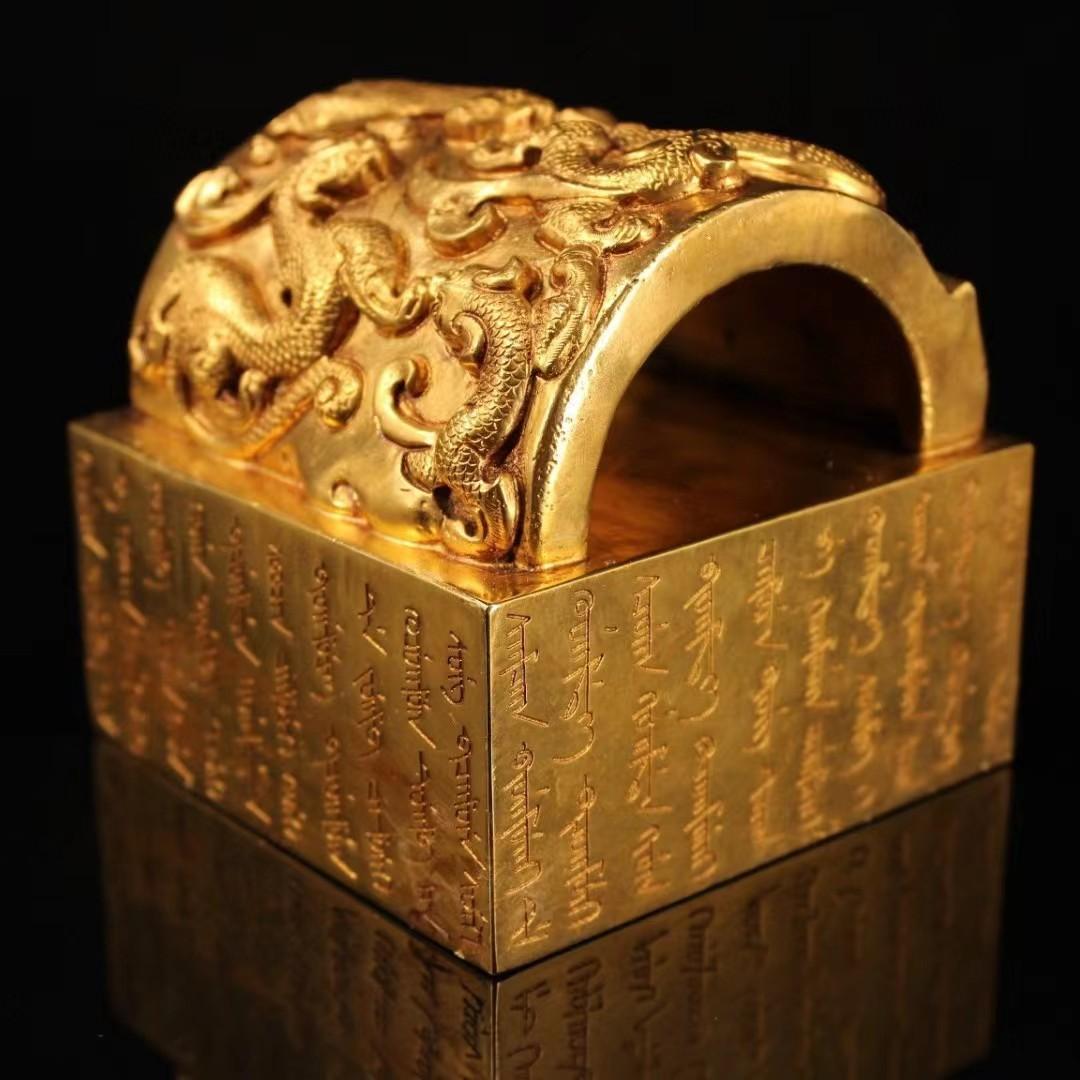 中国古美術・旧蔵鎏金の拱形印鑑玉璽・純銅细密彫・鏨刻・置物・書道具