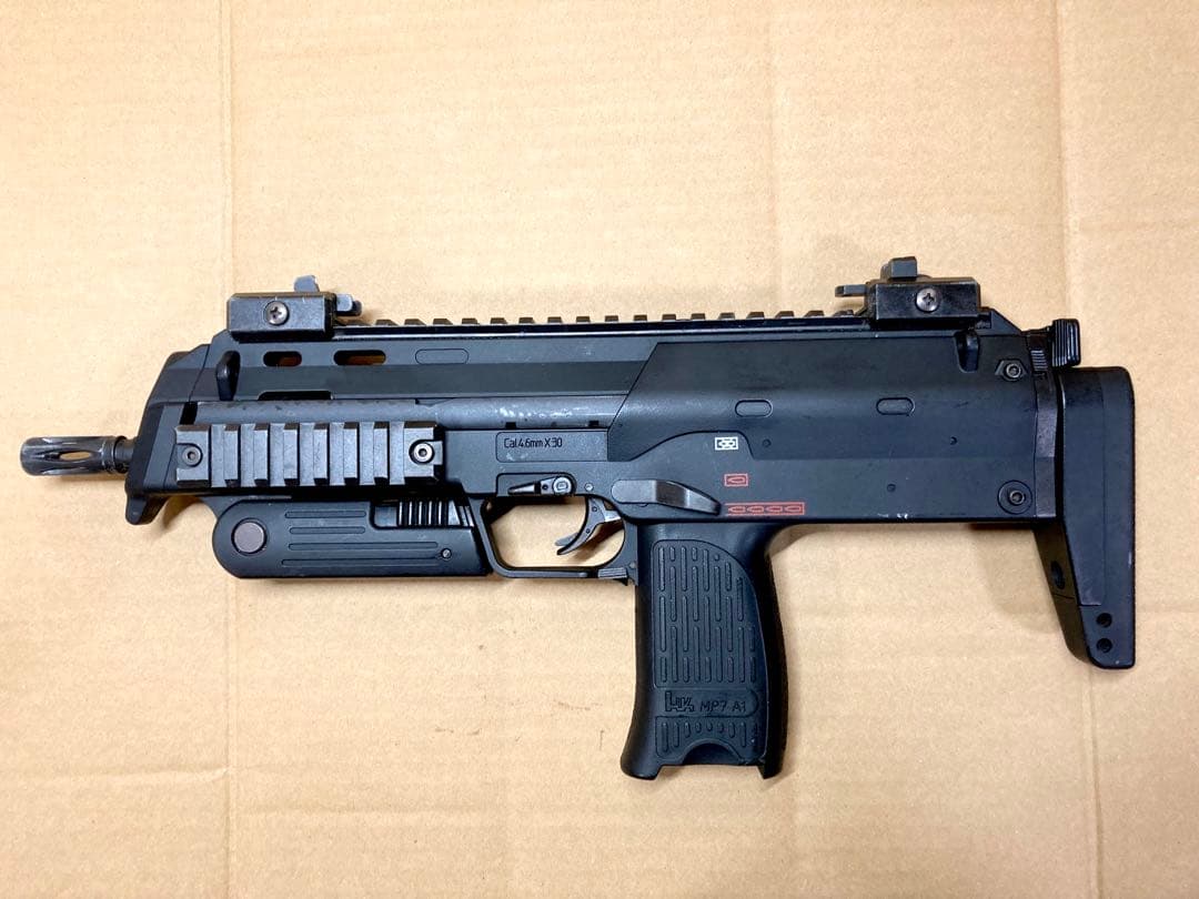 出品、割引最終日　東京マルイ　MP7A1 ガスガン マガジン2本付き