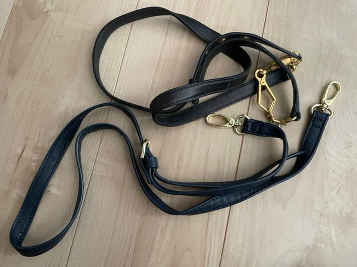 美品ミュウミュウ　ハンドバッグ　ブラック