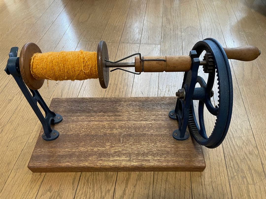 再値下げ！アンティーク 手動糸紡ぎ機 糸巻き - メルカリ