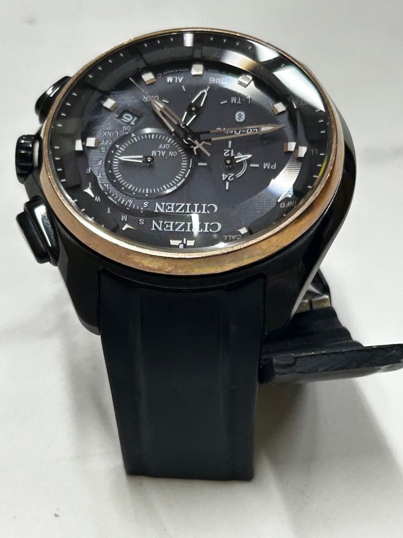 シチズン エコ・ドライブ Bluetooth ブラック＆ゴールド