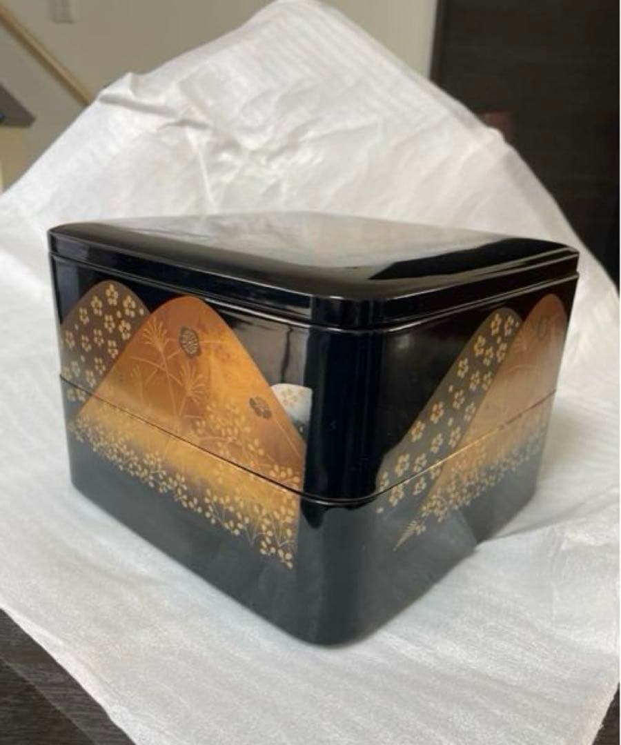 漆器 重箱 蓋付き 黒地 金色