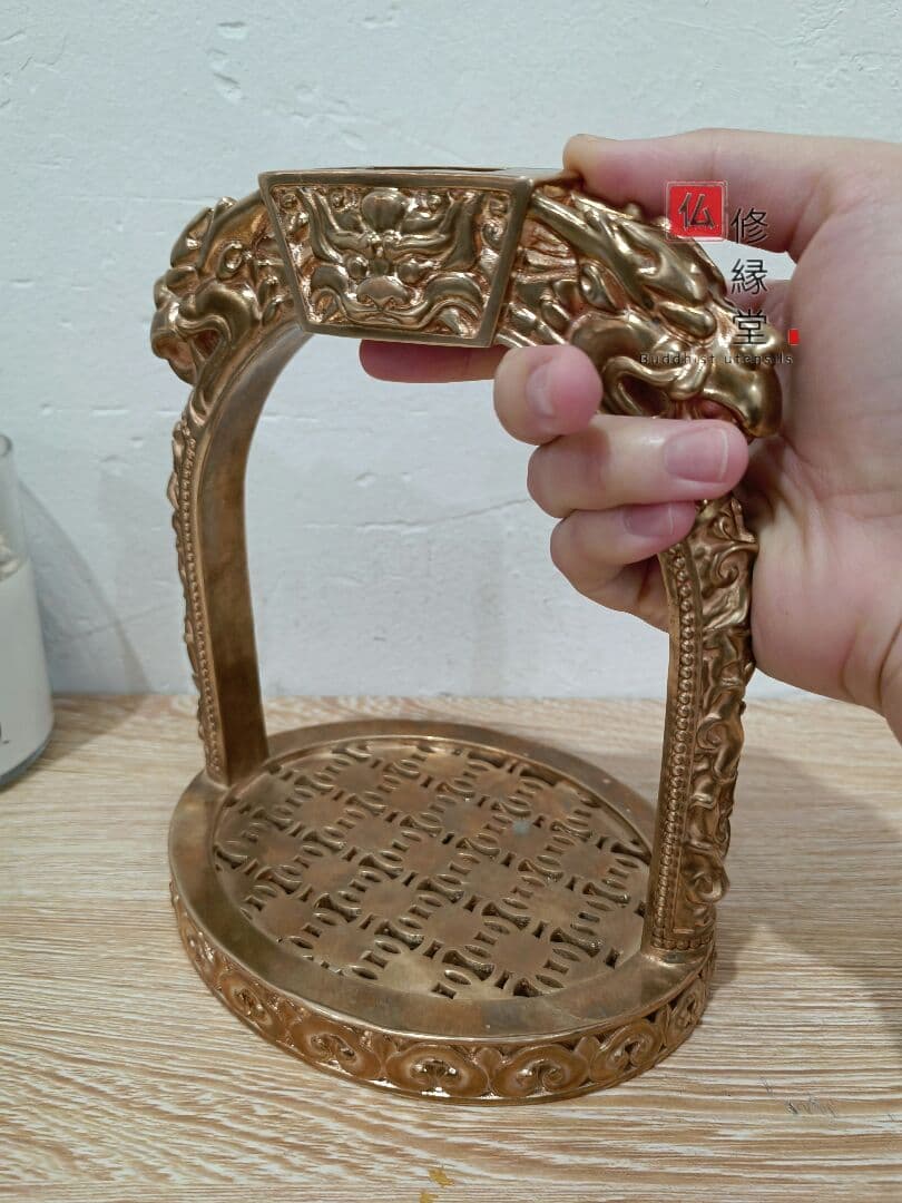 【修縁堂】チベット伝 法器法具 竜紋踏脚馬具 置物 真鍮製 18.3cm
