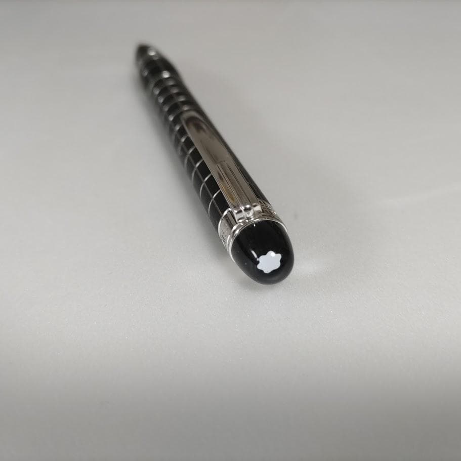 Montblanc ボールペン 黒 格子模様