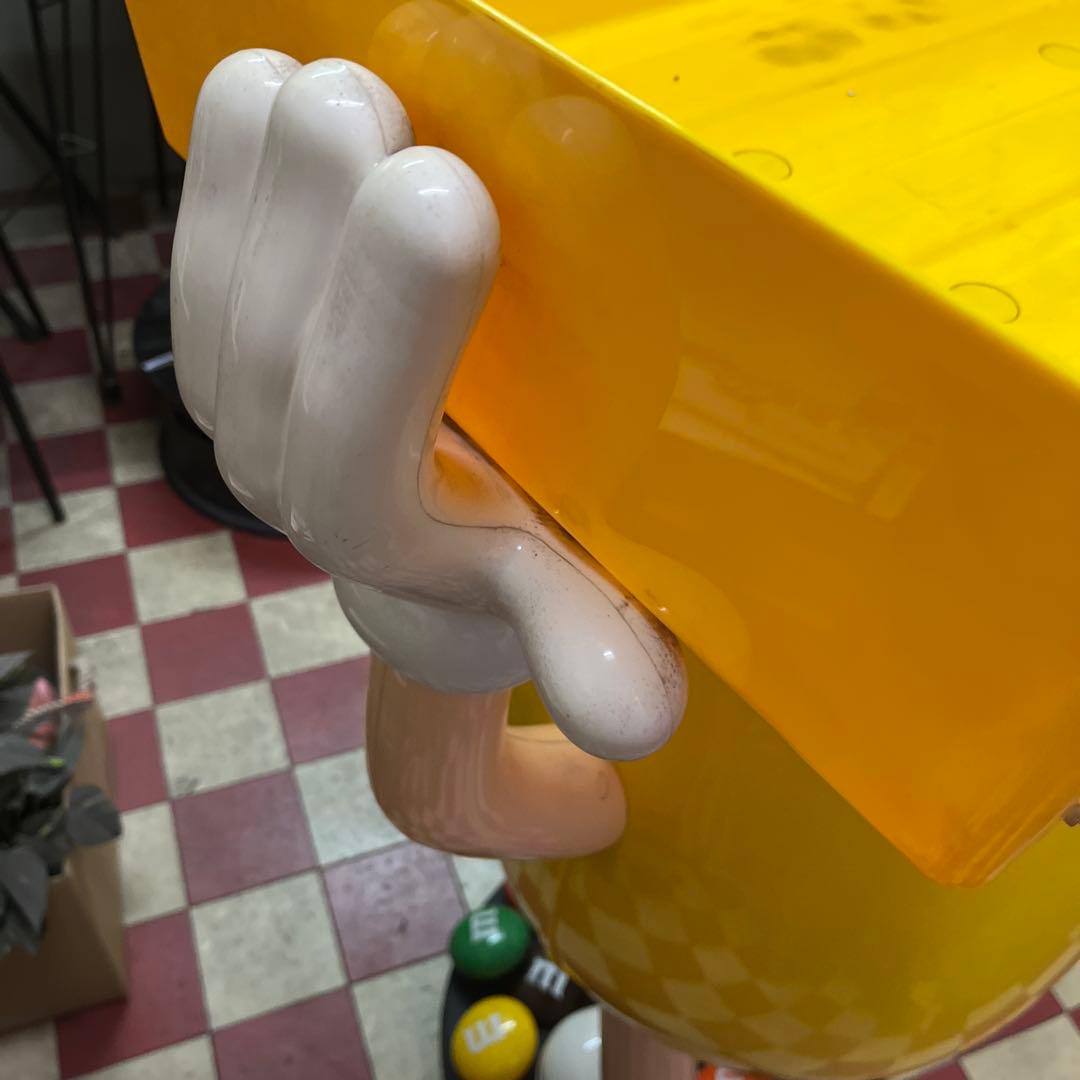 as エムアンドエムズ　販促ディスプレイモデル