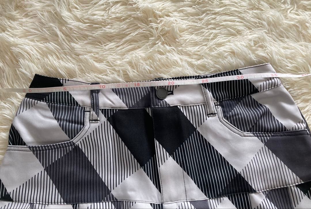 アクアスキュータム　ゴルフスカート　モノトーン　白黒