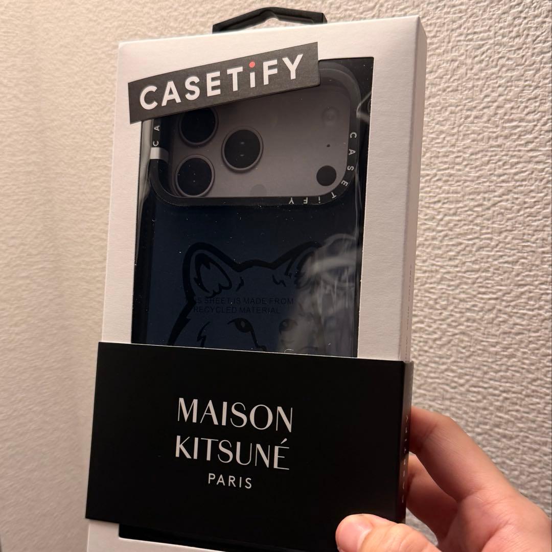 MAISON KITSUNÉ iPhone17 pro max ケース - メルカリ
