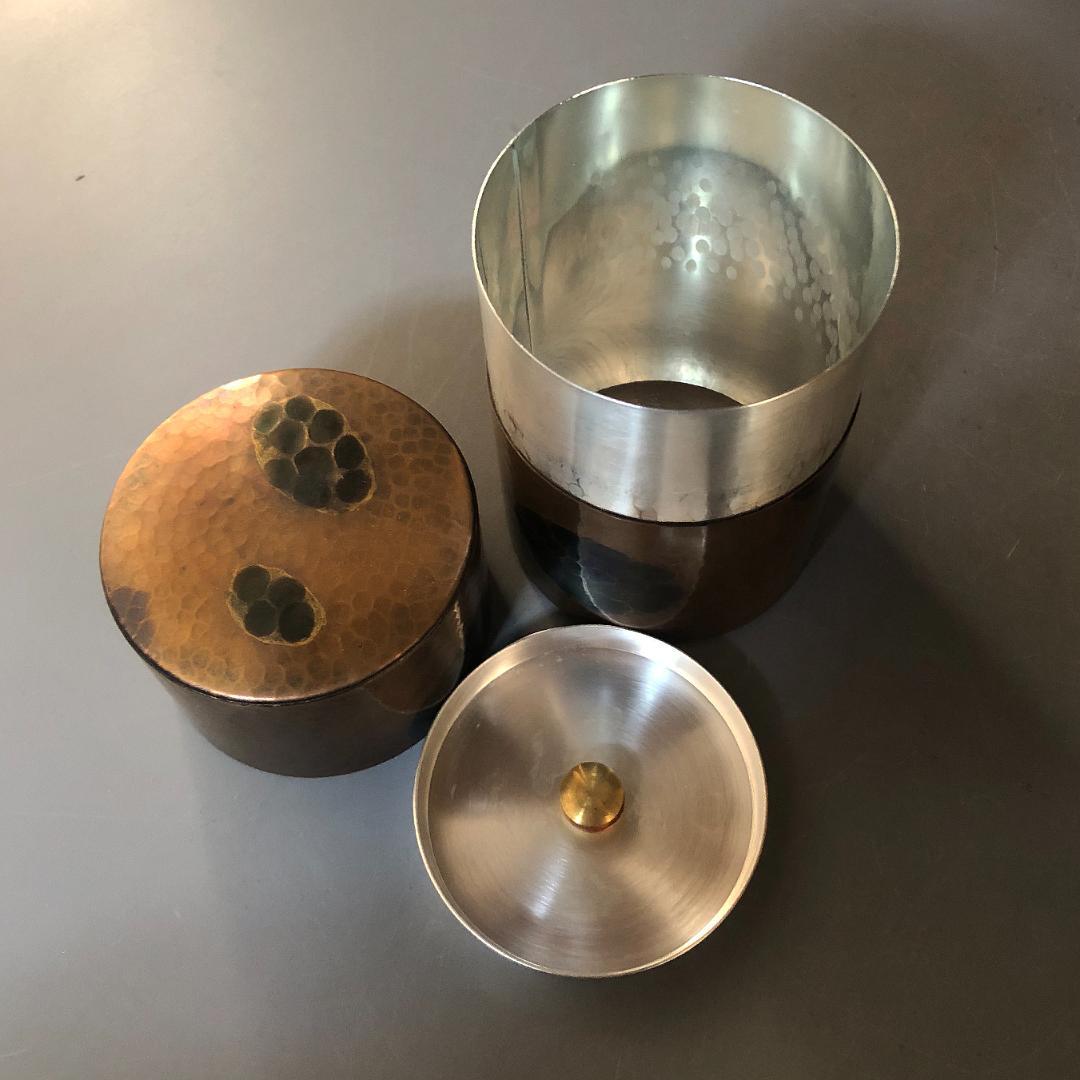 ◇492◇無形文化財 玉川堂 茶筒 亀甲文 鋲打 鎚目 銅製 茶入 茶器 銅器