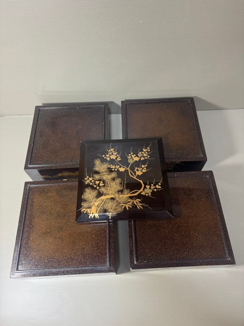 2087黒漆塗り沈金重箱 松梅金蒔絵 4重 高級