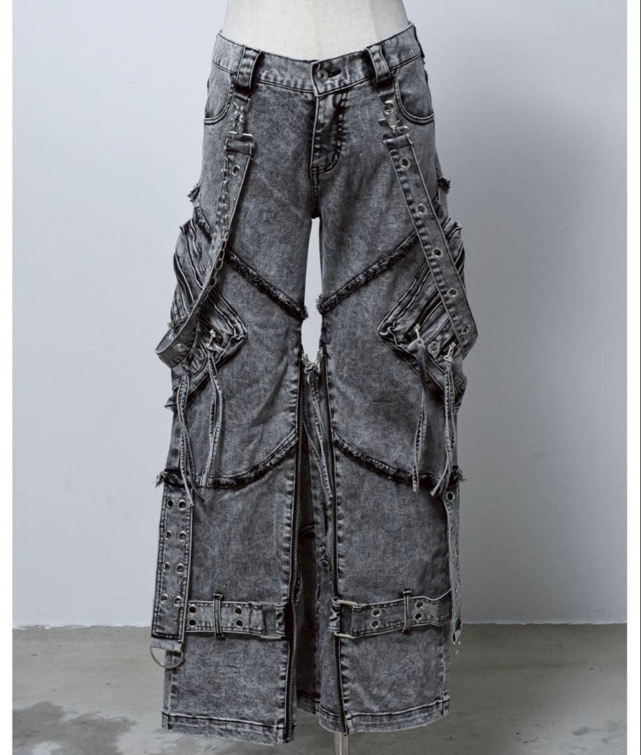 REFLEM/レフレム』サスペンダー付きフレアデニムパンツ ユニセックス