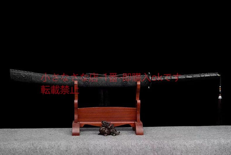 康熙繍春  古兵器 武具 刀装具 日本刀 模造刀 居合刀 春の刺繍を施した刀